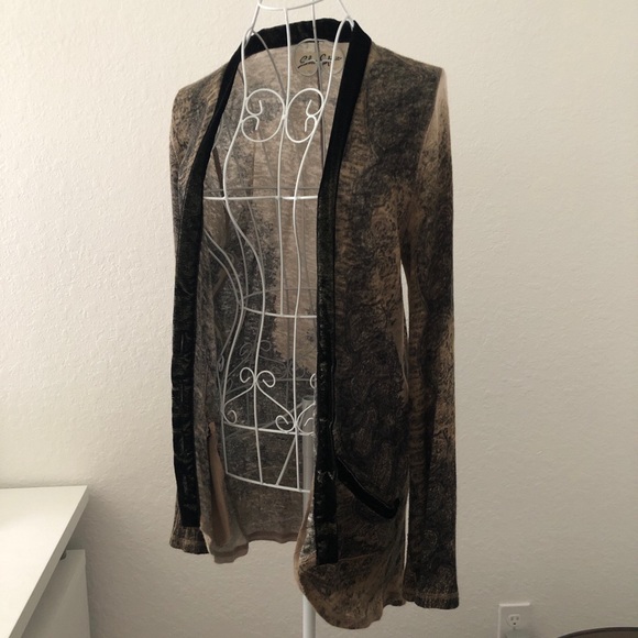 Share Spirit Japanese Cardigan - Picture 11 of 15